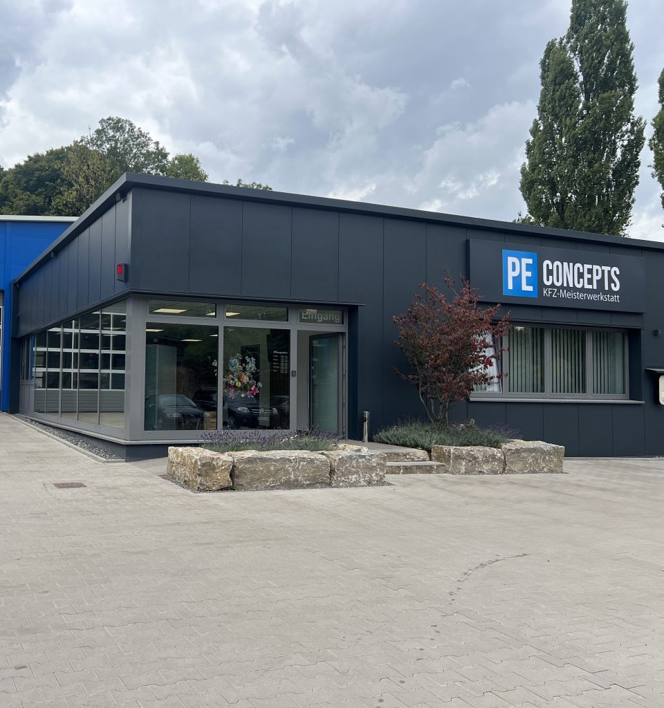 komplettes Gebäude-ret